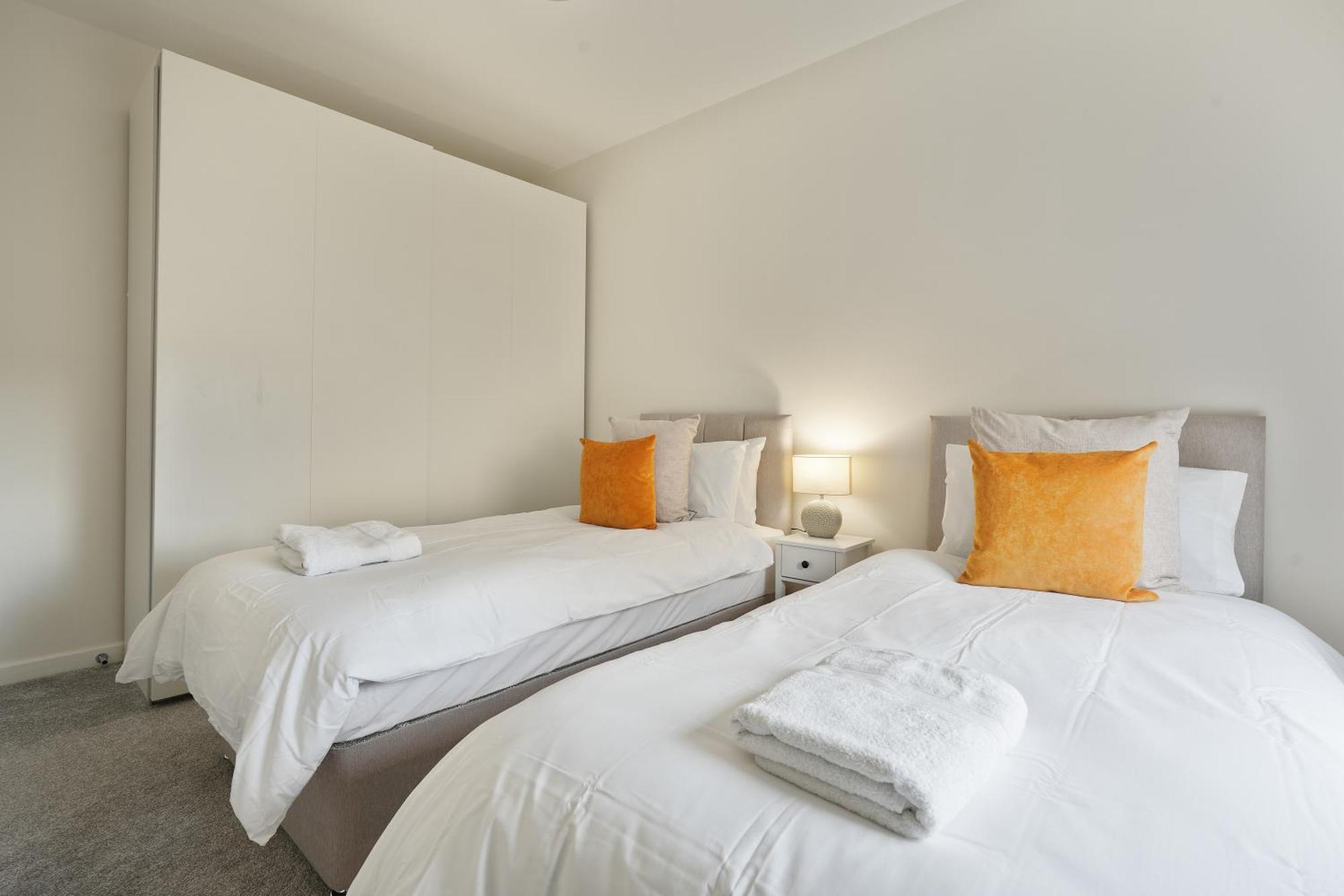 Mersey Way, Spacious 3 Bed Home, Close To Sheffield City Centre & Free Driveway Parking - Perfect For Workers, Groups & Families - Hosted By Stay Host Save Kültér fotó