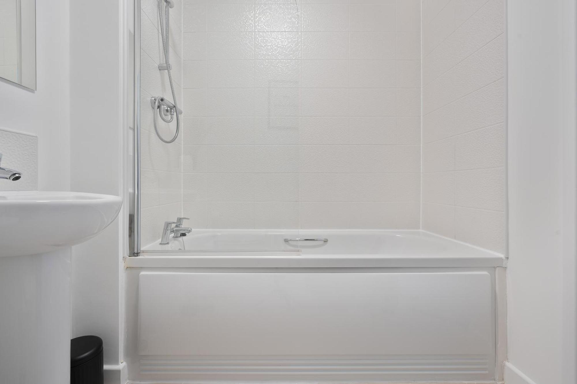 Mersey Way, Spacious 3 Bed Home, Close To Sheffield City Centre & Free Driveway Parking - Perfect For Workers, Groups & Families - Hosted By Stay Host Save Kültér fotó