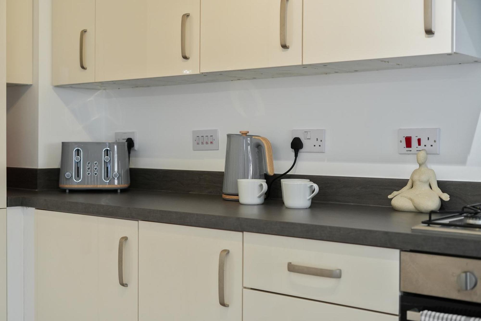 Mersey Way, Spacious 3 Bed Home, Close To Sheffield City Centre & Free Driveway Parking - Perfect For Workers, Groups & Families - Hosted By Stay Host Save Kültér fotó